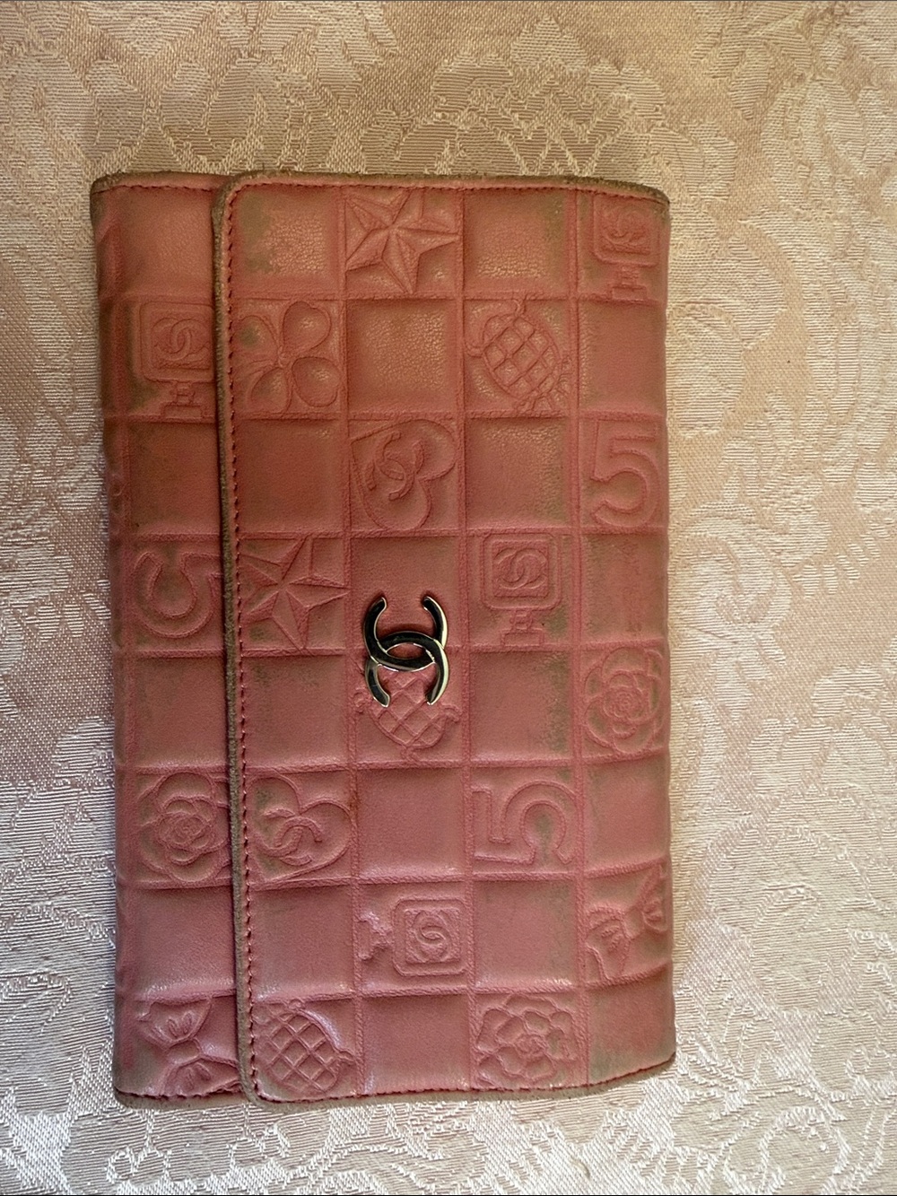 CHANEL Quilted Pink Leather Card Holder with CC Turn-Lock